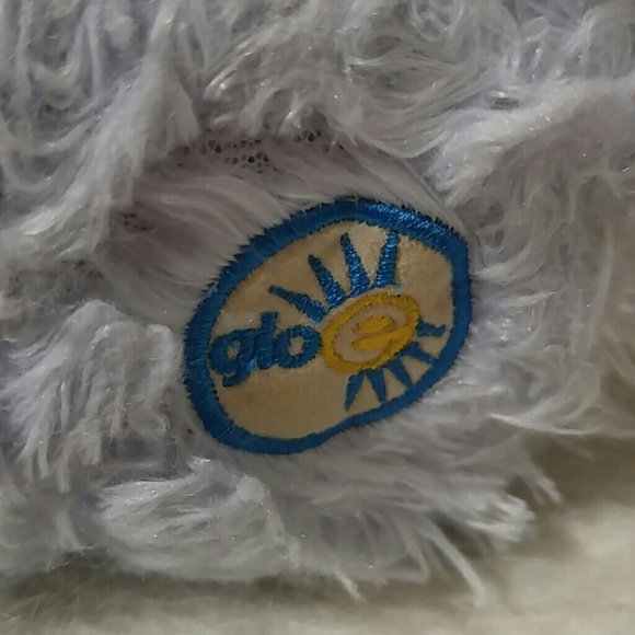 Pale blue fuzzy pillow - Picture 2 of 4